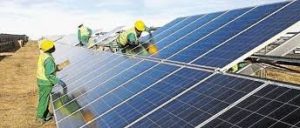 Commercial solar panels installation y technicians